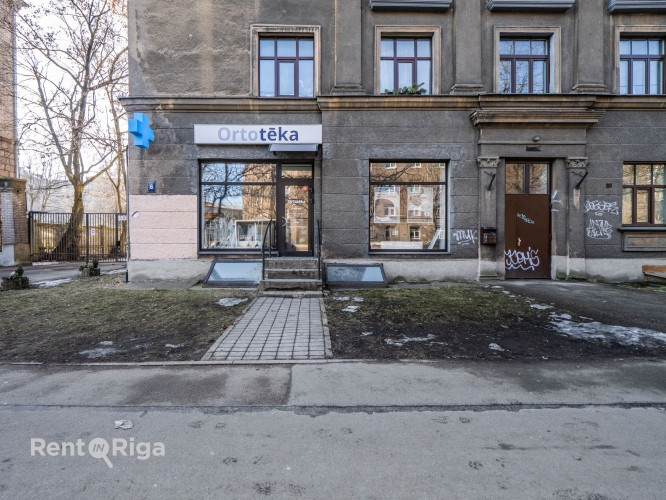 Komerctelpas ar plašiem skatlogiem rosīgā vietā!  Plānojums:   Tirdzniecības zāle ar Rīga - foto 2