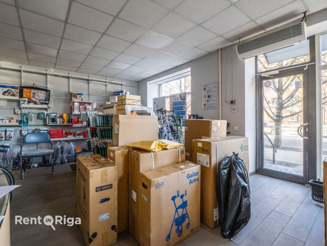 Komerctelpas ar plašiem skatlogiem rosīgā vietā!  Plānojums:   Tirdzniecības zāle ar Rīga - foto 7