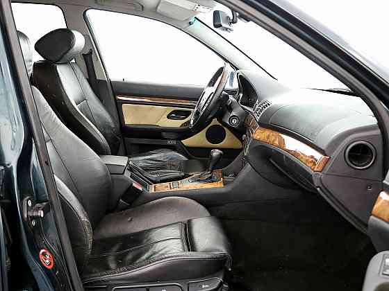 BMW 523 Sportpakett ATM 2.5 125kW Tallina