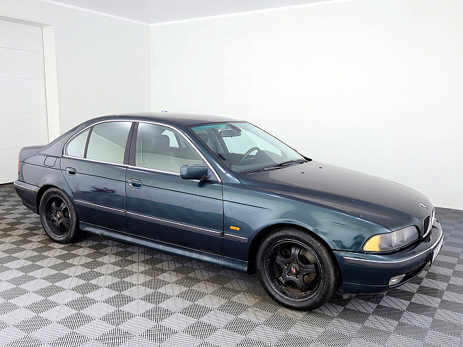 BMW 523 Sportpakett ATM 2.5 125kW Tallina - foto 1