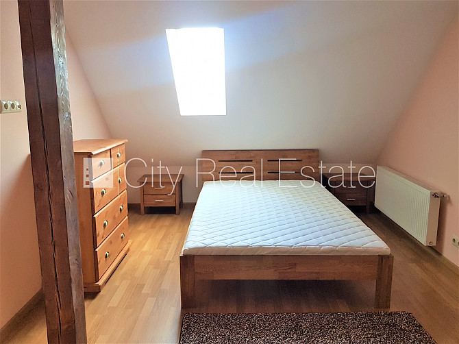 Фасадный дом, закрытый двор, мансарда, изолированная комната 2 шт., центральное Рига - изображение 19