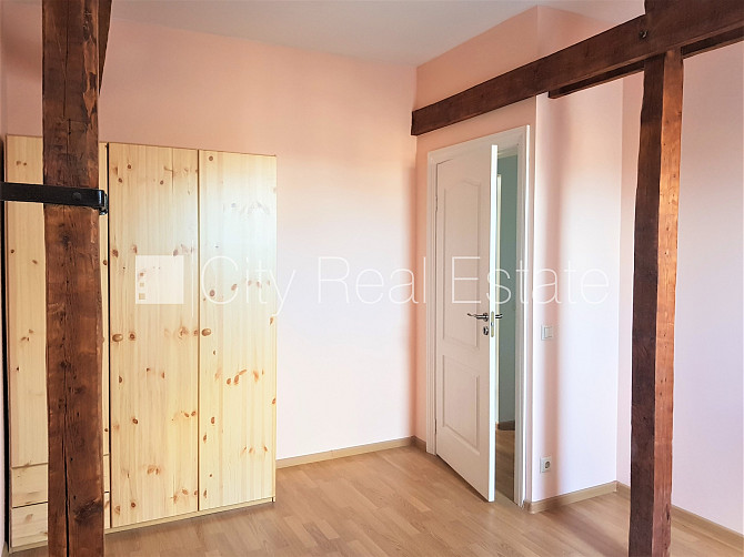 Фасадный дом, закрытый двор, мансарда, изолированная комната 2 шт., центральное Рига - изображение 20