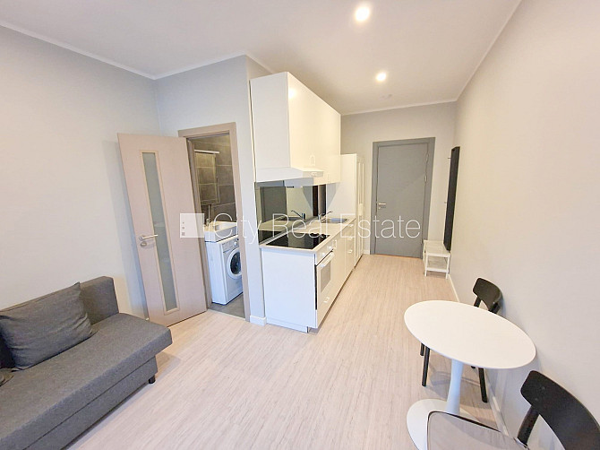 Фасадный дом, реновированный дом, закрытый двор, вход с улицы, лестничная клетка Рига - изображение 20