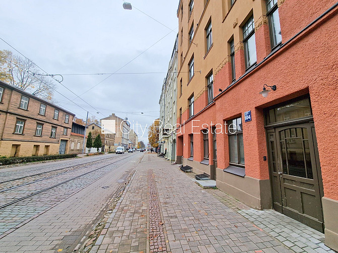 Fasādes māja, renovēta māja, slēgts pagalms, ieeja no ielas, ir lifts, kāpņu telpa pēc Rīga - foto 17