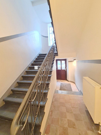 Fasādes māja, renovēta māja, slēgts pagalms, ieeja no ielas un pagalma, kāpņu telpa pēc Rīga - foto 15