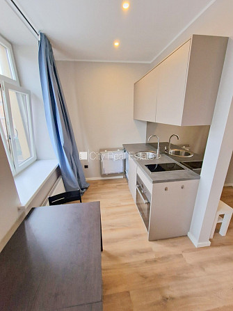 Fasādes māja, renovēta māja, slēgts pagalms, ieeja no ielas un pagalma, kāpņu telpa pēc Rīga - foto 6