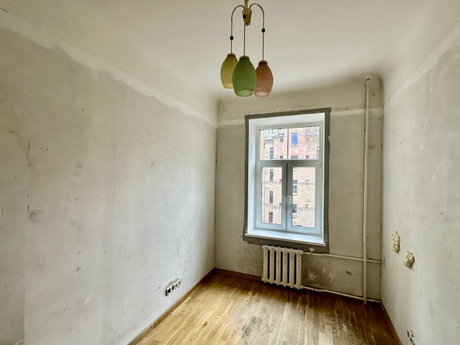 Из квартиры открывается вид на тихий внутренний двор, благодаря чему она очень Рига - изображение 9