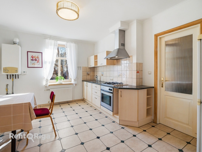 Nice apartment with a parking space.  The premises have just undergone cosmetic renovation. The apar Рига - изображение 7