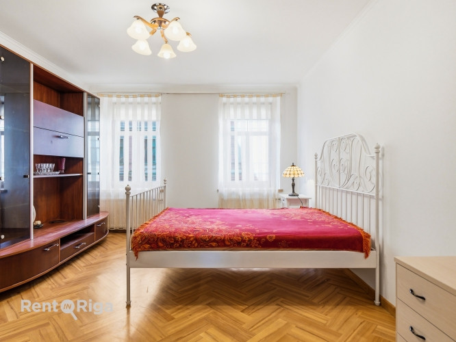 Nice apartment with a parking space.  The premises have just undergone cosmetic renovation. The apar Рига - изображение 2