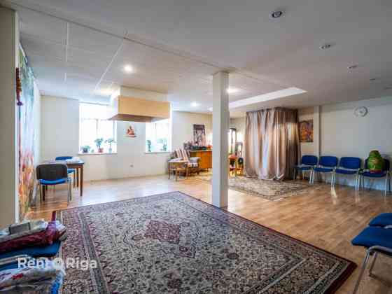 В центре Елгавы предлагается уникальный инвестиционный объект  трехэтажное Елгава и район