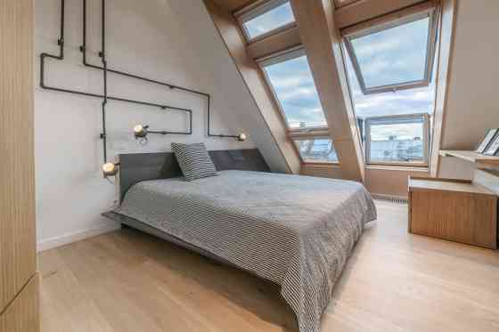 Ekskluzīvs divu līmeņu dzīvoklis ar terasi Rīgas centrā!  Dzīvoklis pilnībā renovēts skandināvu stil Рига