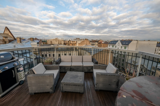 Ekskluzīvs divu līmeņu dzīvoklis ar terasi Rīgas centrā!  Dzīvoklis pilnībā renovēts Rīga - foto 6