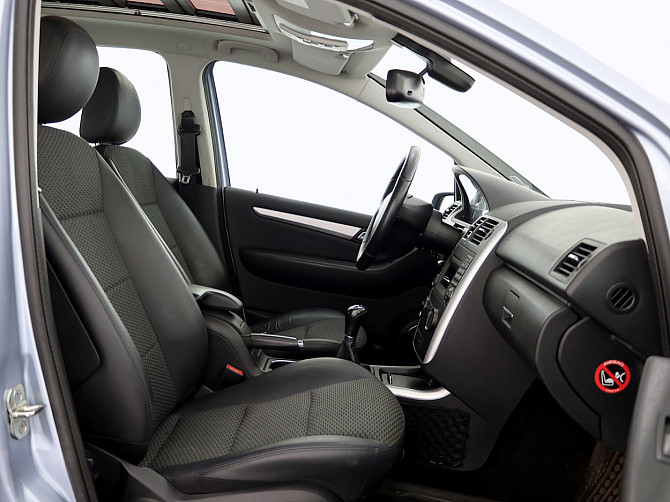 Mercedes-Benz A 160 Avantgarde Facelift 1.5 70kW Tallina - foto 6