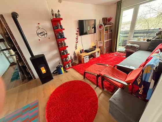 Piedāvājumā plašs un mājīgs 3 istabu dzīvoklis Jērcēnos, 1. stāvā (73, 6 m²), kas atrodas mierīgā... Валмиера