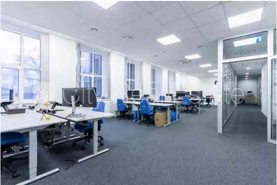 Фасадный дом, реставрированный дом, охраняемая территория, вход с улицы, лифт, Rīga