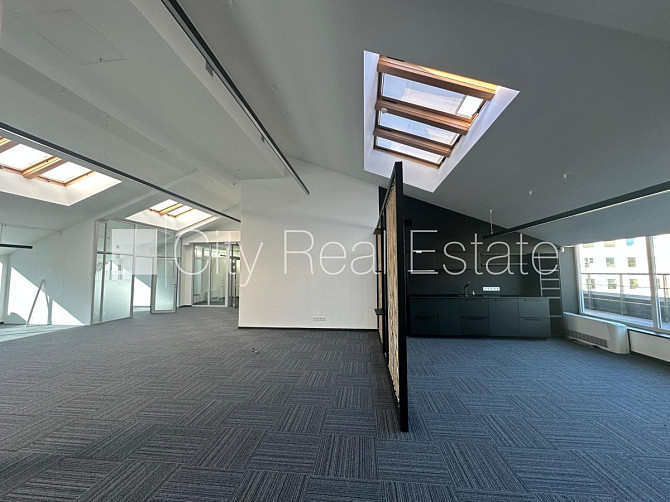 Labiekārtots apzaļumots pagalms, pazemes autostāvvieta, apsargāta teritorija, ieeja no ielas, Rīga - foto 11