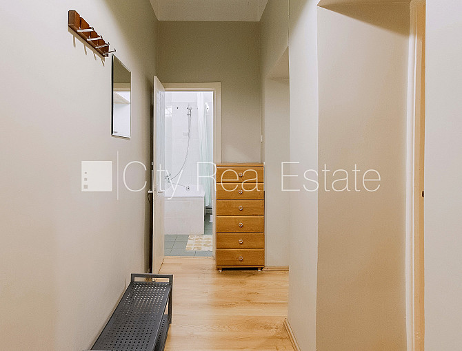 Pagalma māja, renovēta māja, labiekārtots apzaļumots pagalms, slēgts pagalms, ieeja no Rīga - foto 17