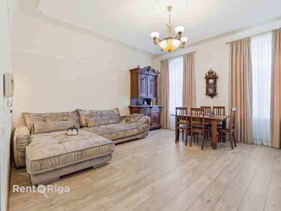 Аристократичная квартира в стиле модерн в центре Риги  ул. Кр. Барона 60 Рига