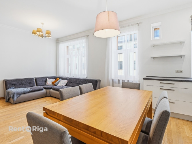 Izīrē gaišu un mājīgu 3 istabu dzīvokli Rīgas centrā!  Ienākot dzīvoklī ir garš gaitenis un kreisajā Рига - изображение 5