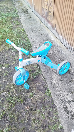 Pārdodu bērnu trīsriteni , ar saliekamiem un noņemamiem riteniem. Рига - изображение 1
