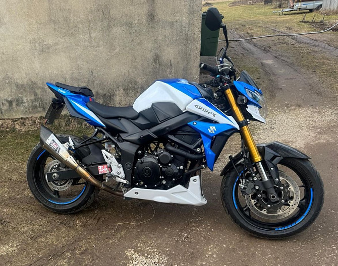 Pārdodu Suzuki GSR 750A ABS – MotoGP Edition (2016) Pārdodu motociklu ļoti labā tehniskā un... Valmiera - foto 1
