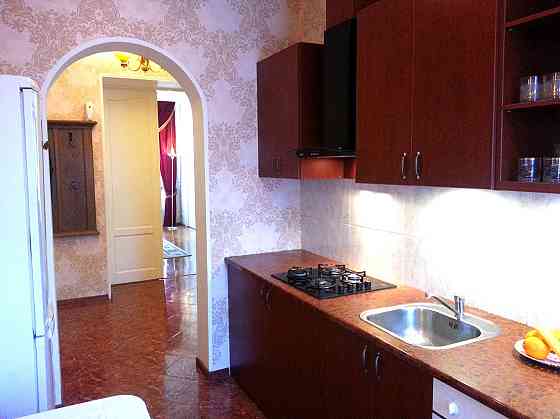 Солнечная, меблированная, удобная квартира. Фасадный дом, окна выходят на обе... Рига