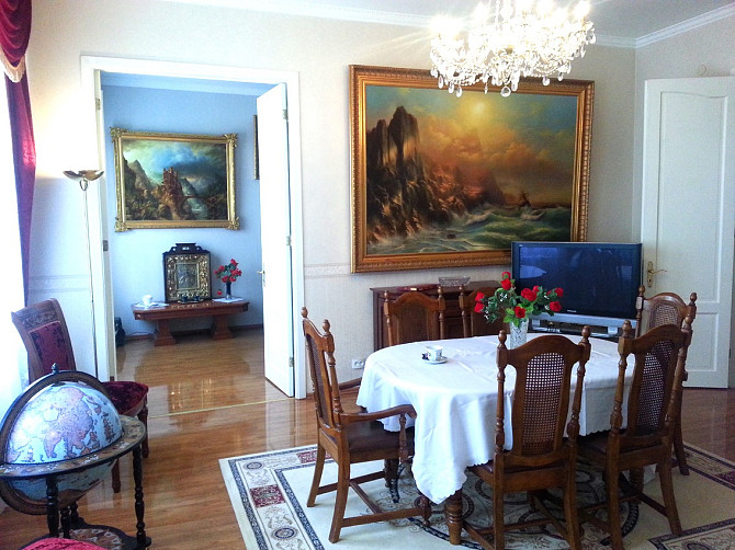 Солнечная, меблированная, удобная квартира. Фасадный дом, окна выходят на обе... Рига - изображение 1