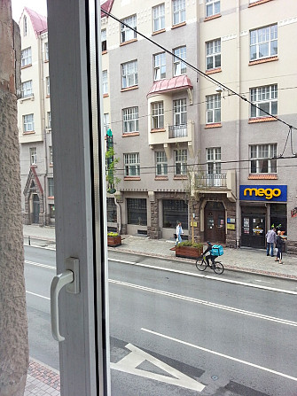 Солнечная, меблированная, удобная квартира. Фасадный дом, окна выходят на обе... Рига - изображение 11