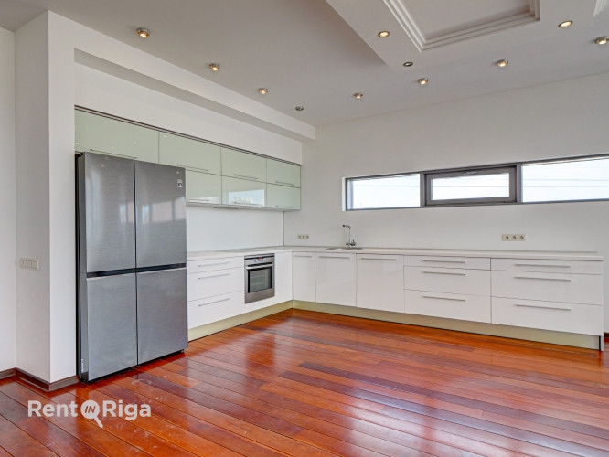 Предлагаем в аренду изысканную, светлую и просторную квартиру-лофт по одному из Рига - изображение 8