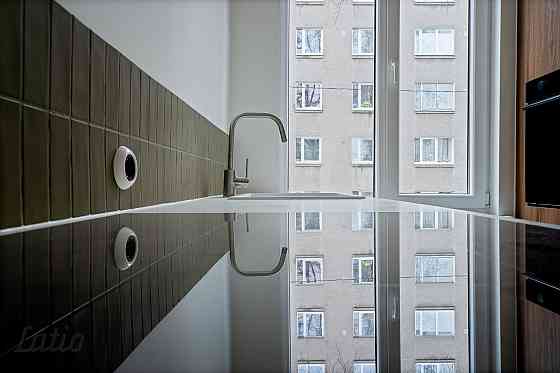 Piedāvājumā  tikko pēc kapitālā remonta atjaunots, gaumīgs divistabu dzīvoklis pieprasītajā Purvciem Рига