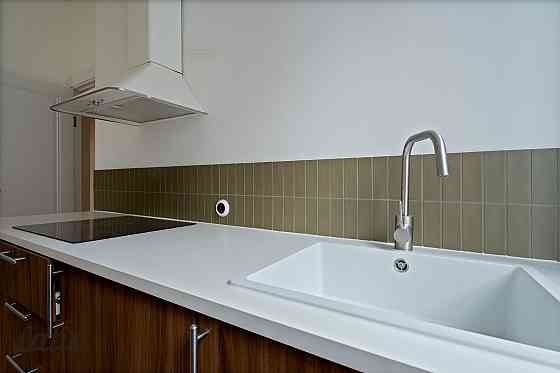 Piedāvājumā  tikko pēc kapitālā remonta atjaunots, gaumīgs divistabu dzīvoklis pieprasītajā Purvciem Рига