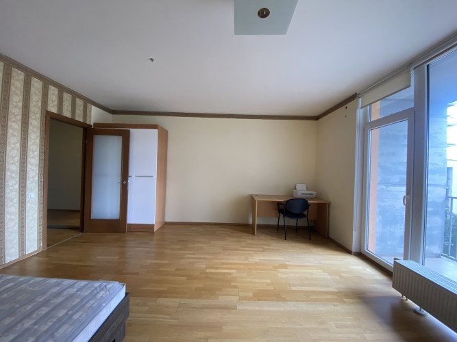 Four-room apartment in Jaunā Teika.  Layout: a living room (relatively small) combined with the kitc Рига - изображение 3