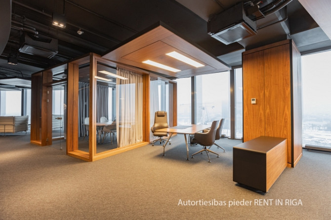 Furnished office on the 13th floor of Zunda Towers.  Sophisticated work environment for business-sca Рига - изображение 1