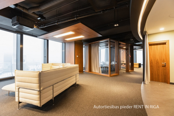 Furnished office on the 13th floor of Zunda Towers.  Sophisticated work environment for business-sca Рига - изображение 4