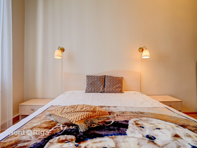 Izīrē plašu 3 istabu dzīvokli!  Dzīvoklis ir gaišs un mājīgs. un tajā visas 3 istabas ir Rīga - foto 5