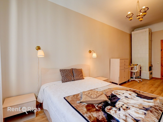 Izīrē plašu 3 istabu dzīvokli!  Dzīvoklis ir gaišs un mājīgs. un tajā visas 3 istabas ir Rīga - foto 6