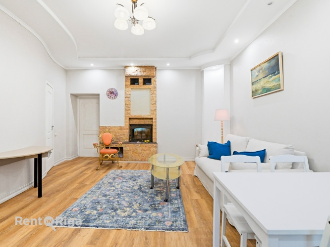 Izīrē klusu un mājīgu 2 istabu dzīvokli!  Dzīvoklis ir gaišs, pilnībā aprīkots un tam ir Rīga - foto 2