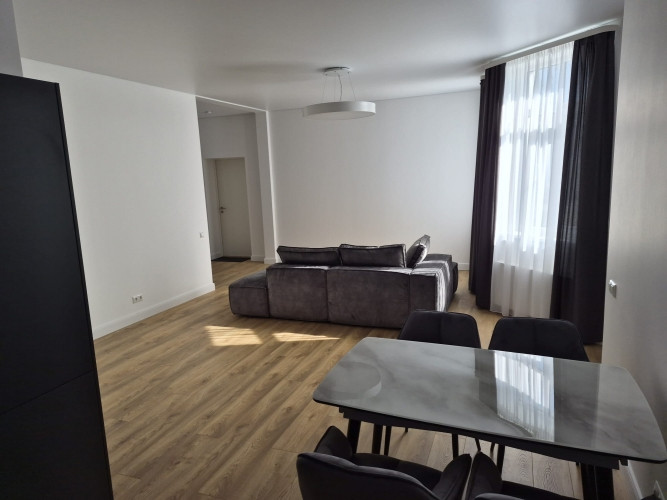 Izīrē stilīgu un moderni iekārtotu 2 istabu dzīvokli!  Ienākot dzīvoklī ir neliels Rīga - foto 5