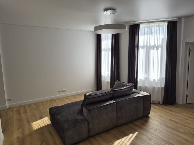 Izīrē stilīgu un moderni iekārtotu 2 istabu dzīvokli!  Ienākot dzīvoklī ir neliels Rīga - foto 6