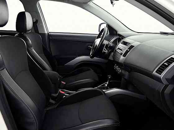 Mitsubishi Outlander Luxury Facelift ATM 2.2 Di-D 115kW Tallina