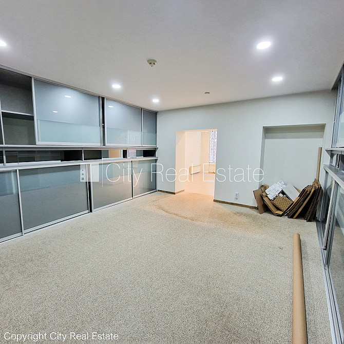 Fasādes māja, viena kvadrātmetra apsaimniekošanas maksa mēnesī  0,38 EUR, ieeja no ielas, Rīga - foto 5