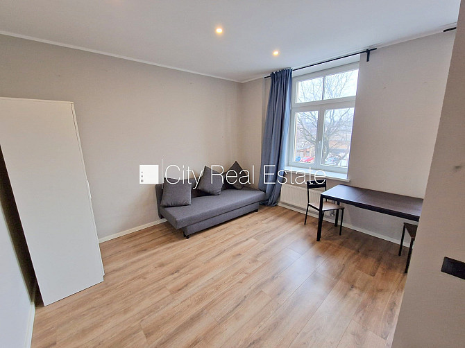 Фасадный дом, реновированный дом, закрытый двор, вход с улицы и со двора, Рига - изображение 3