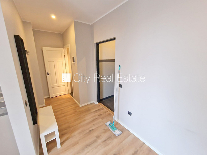 Фасадный дом, реновированный дом, закрытый двор, вход с улицы и со двора, Рига - изображение 14