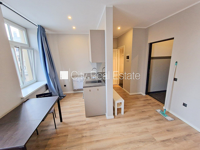 Фасадный дом, реновированный дом, закрытый двор, вход с улицы и со двора, Рига - изображение 4