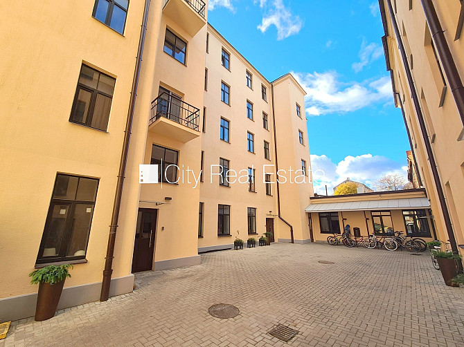 Фасадный дом, реновированный дом, закрытый двор, вход с улицы и со двора, Рига - изображение 19