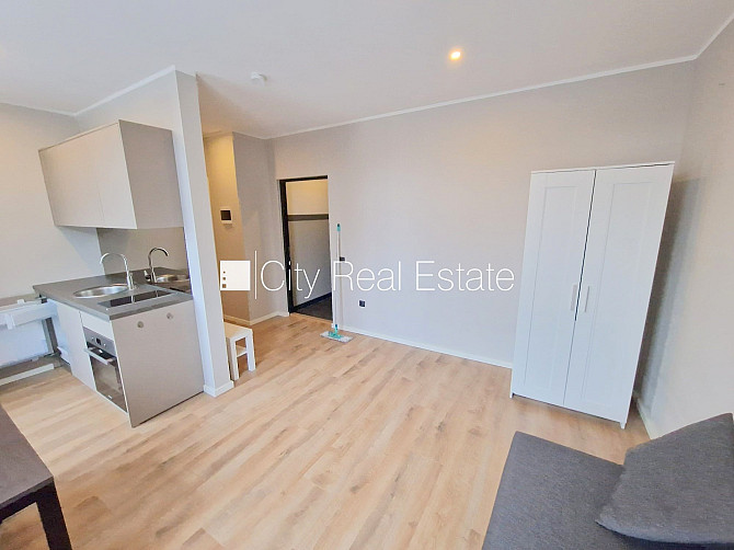 Фасадный дом, реновированный дом, закрытый двор, вход с улицы и со двора, Рига - изображение 11