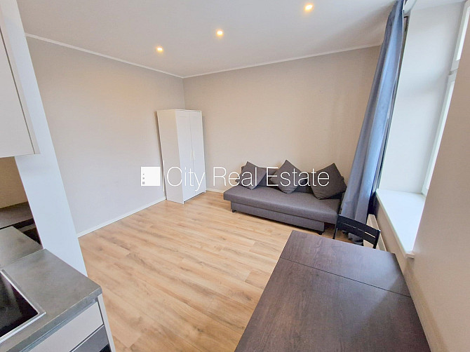 Фасадный дом, реновированный дом, закрытый двор, вход с улицы и со двора, Рига - изображение 9