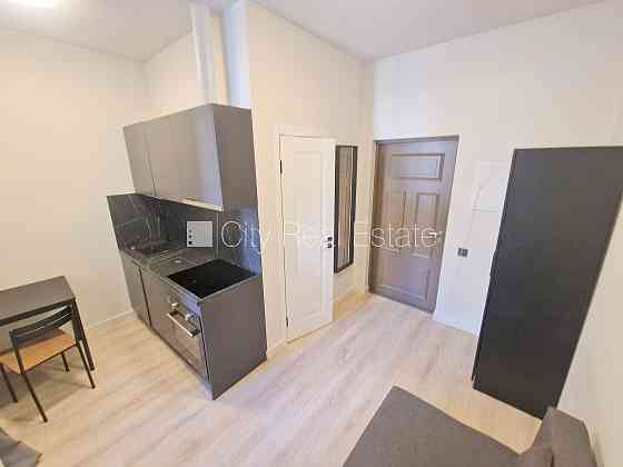 Фасадный дом, реновированный дом, закрытый двор, охраняемая территория, вход с Рига