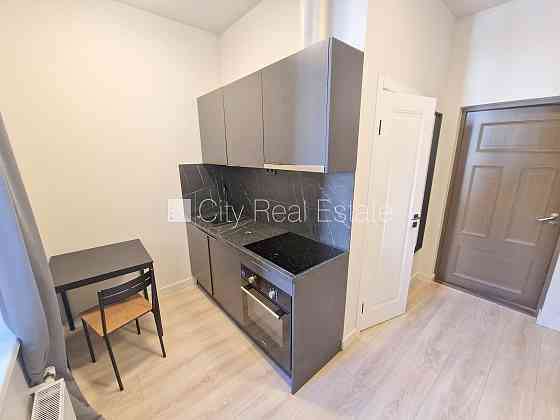 Фасадный дом, реновированный дом, закрытый двор, охраняемая территория, вход с Рига