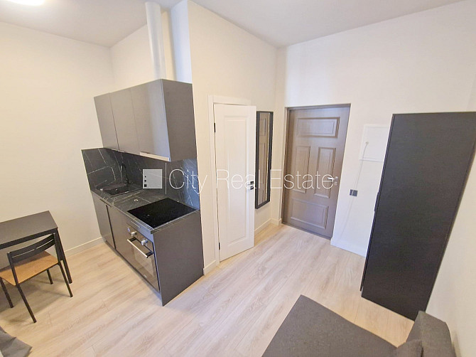 Fasādes māja, renovēta māja, slēgts pagalms, apsargāta teritorija, ieeja no ielas un pagalma, Rīga - foto 2